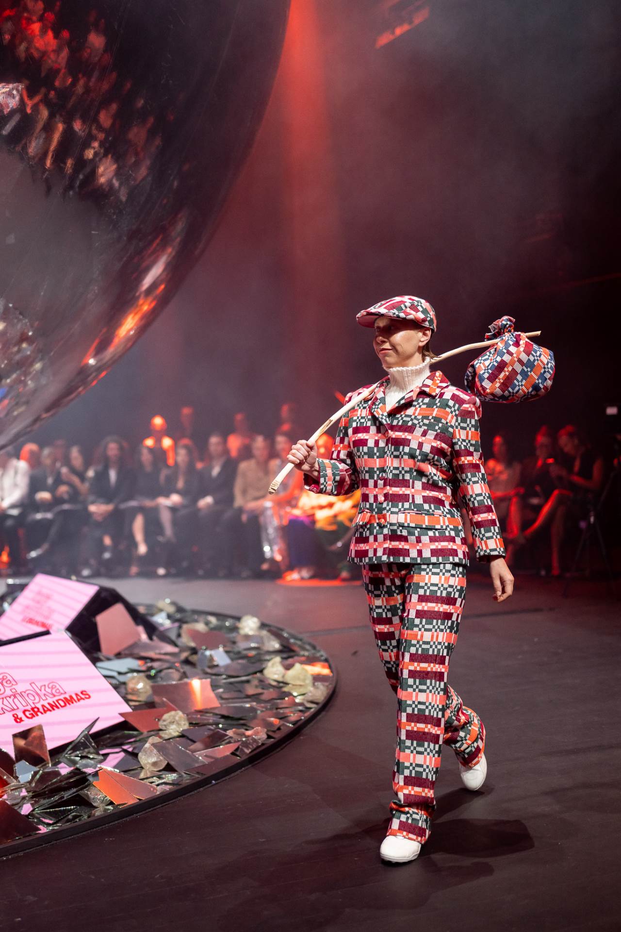 Model by Inga Skripka_ELLE ICONIC NIGHT_By Darius Kucys (1).jpg