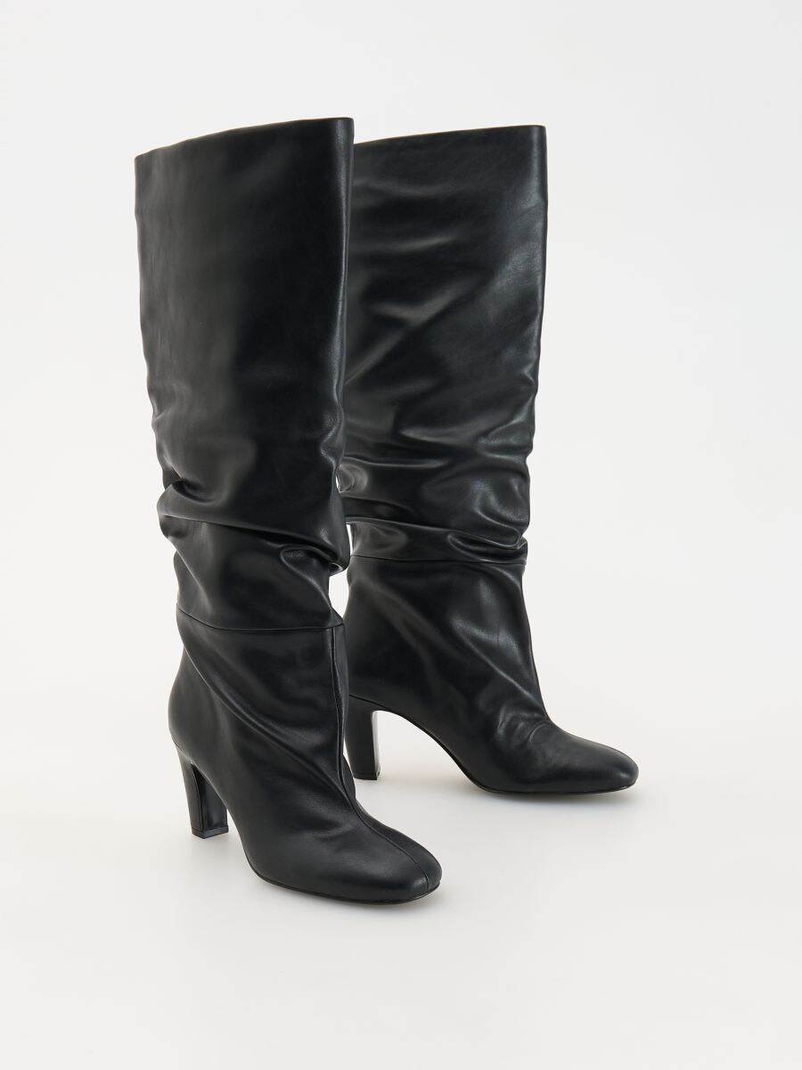 LADIES` BOOTS Reserved