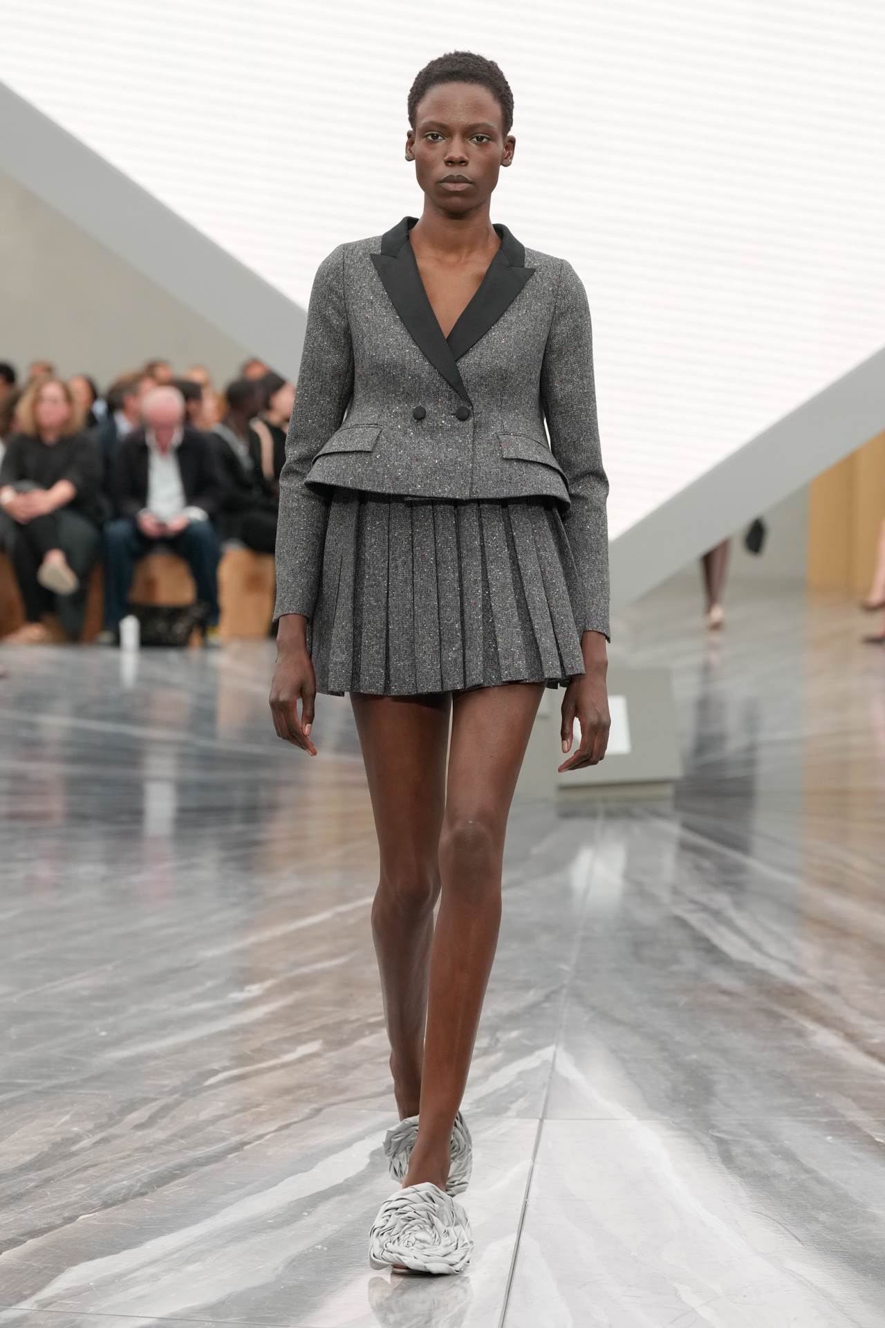 Christian Dior S26 042.jpg