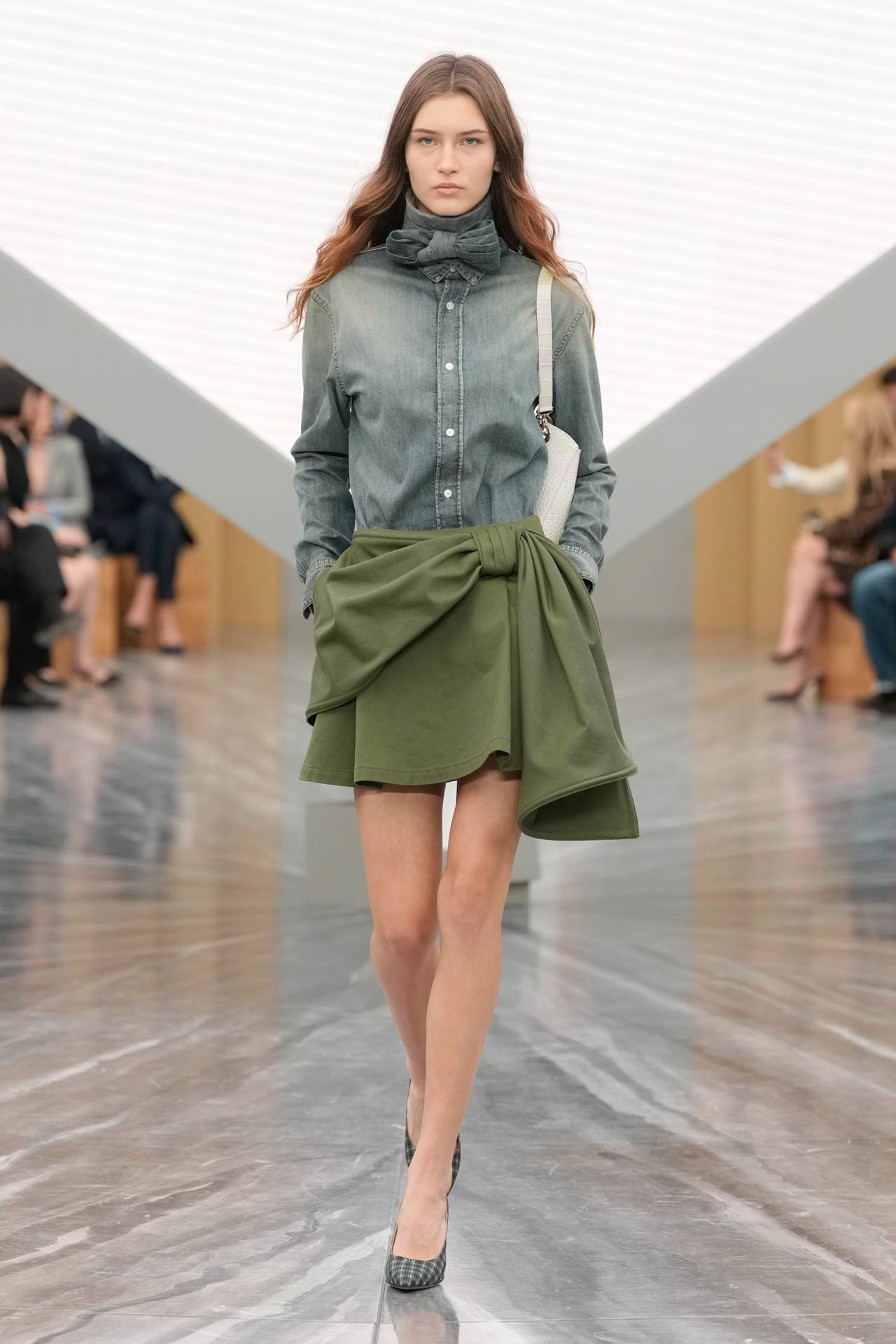 Christian Dior S26 018.jpg