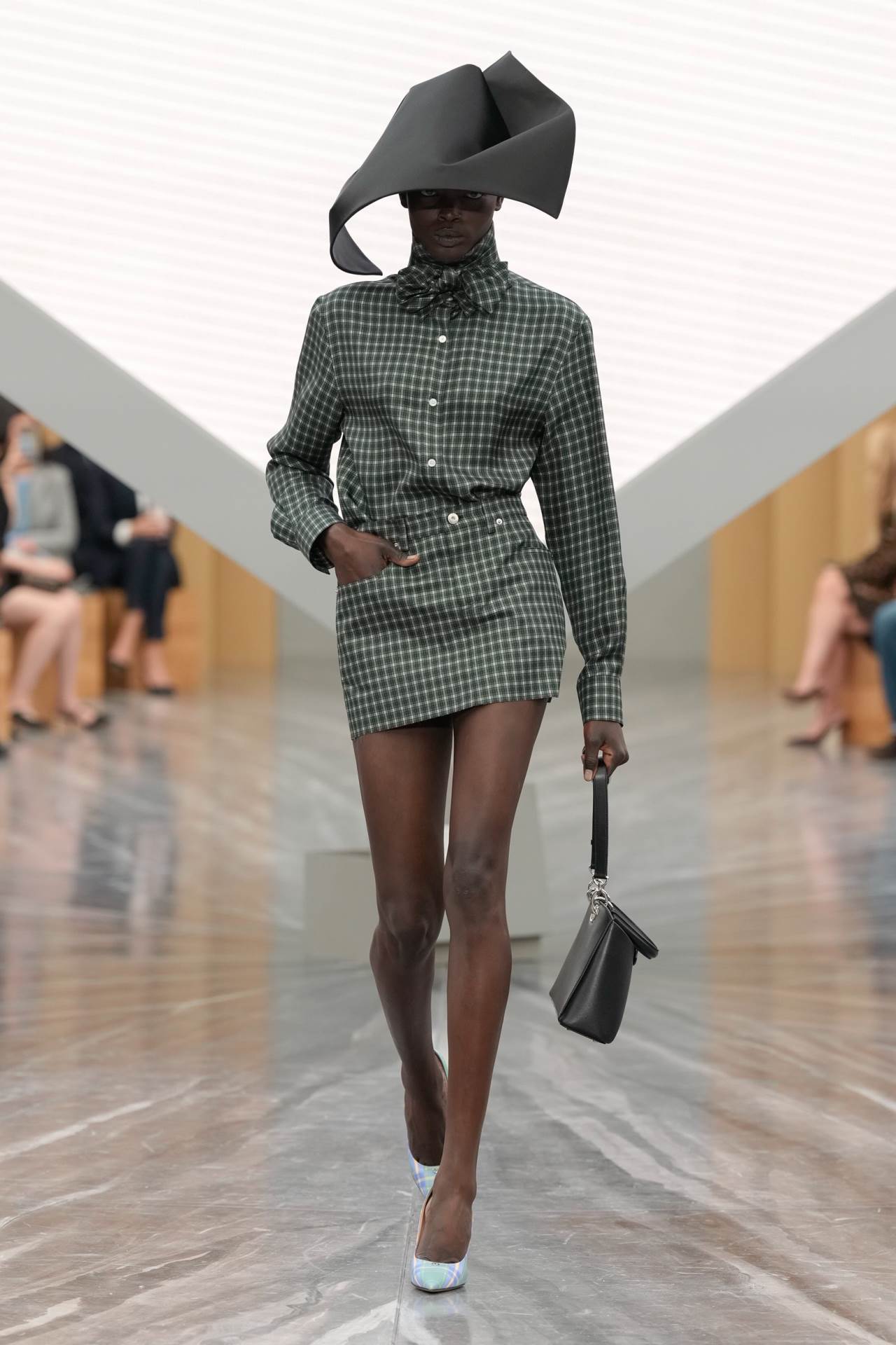 Christian Dior S26 002.jpg