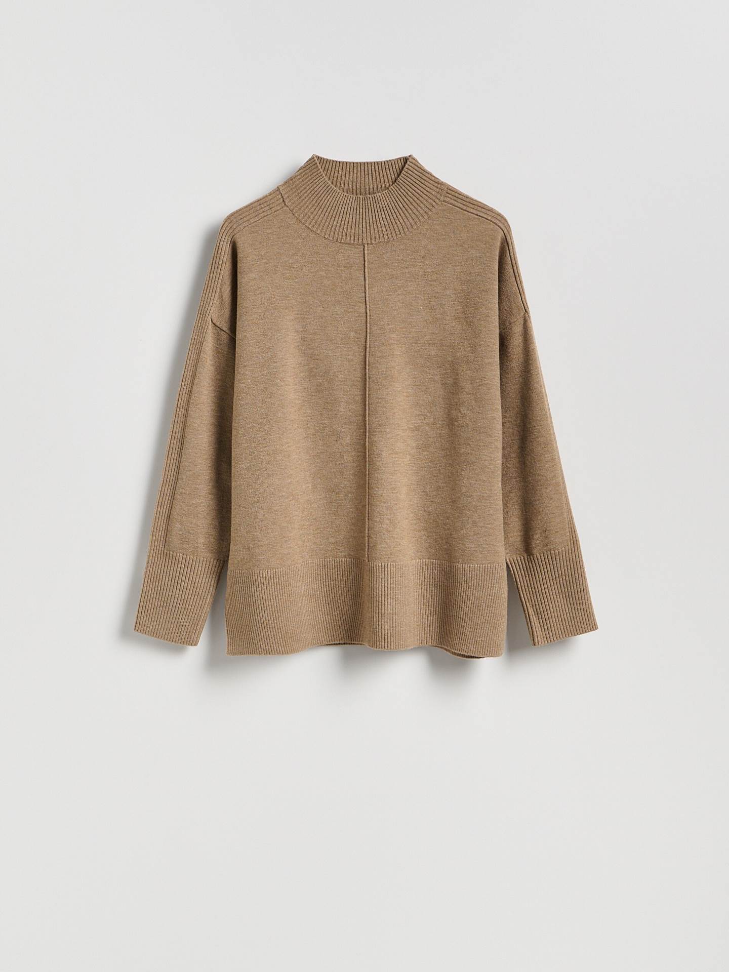 Reserved funnel neck oker džemper.