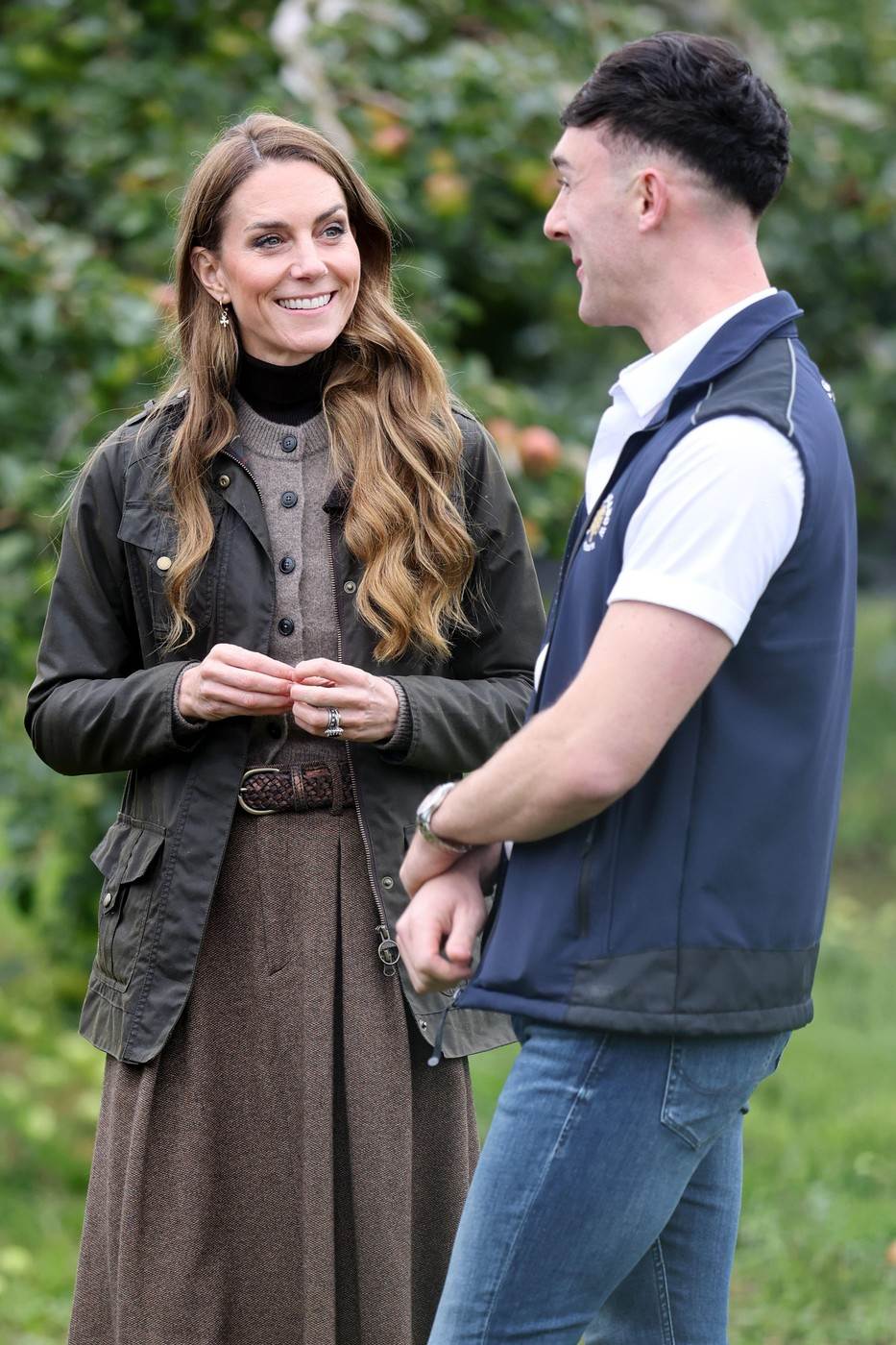 Kate Middleton u savršenom jesenjem stajlingu prilikom posete Mallon Farm.