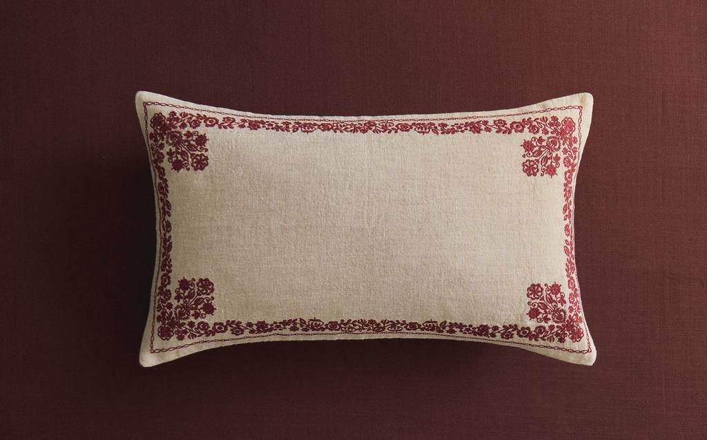 10 najlepših Zara Home dekorativnih predmeta i ukrasa za prazničnu sezonu 2025