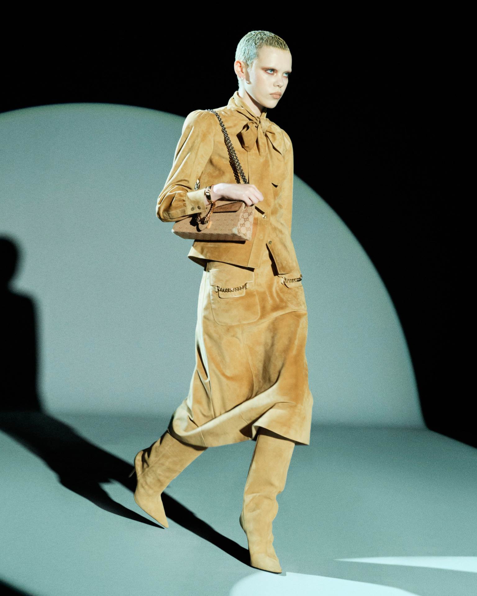 Gucci PreFall PO F26 015.jpg