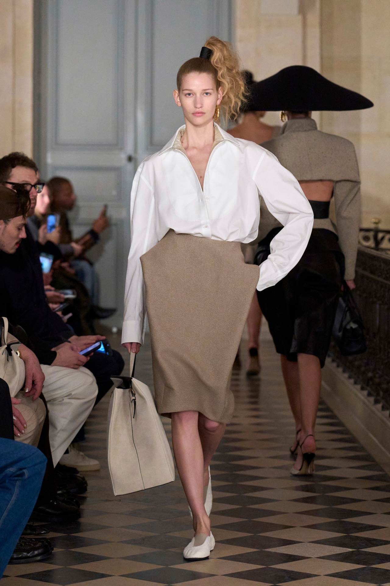 Jacquemus PO F26 015.jpg