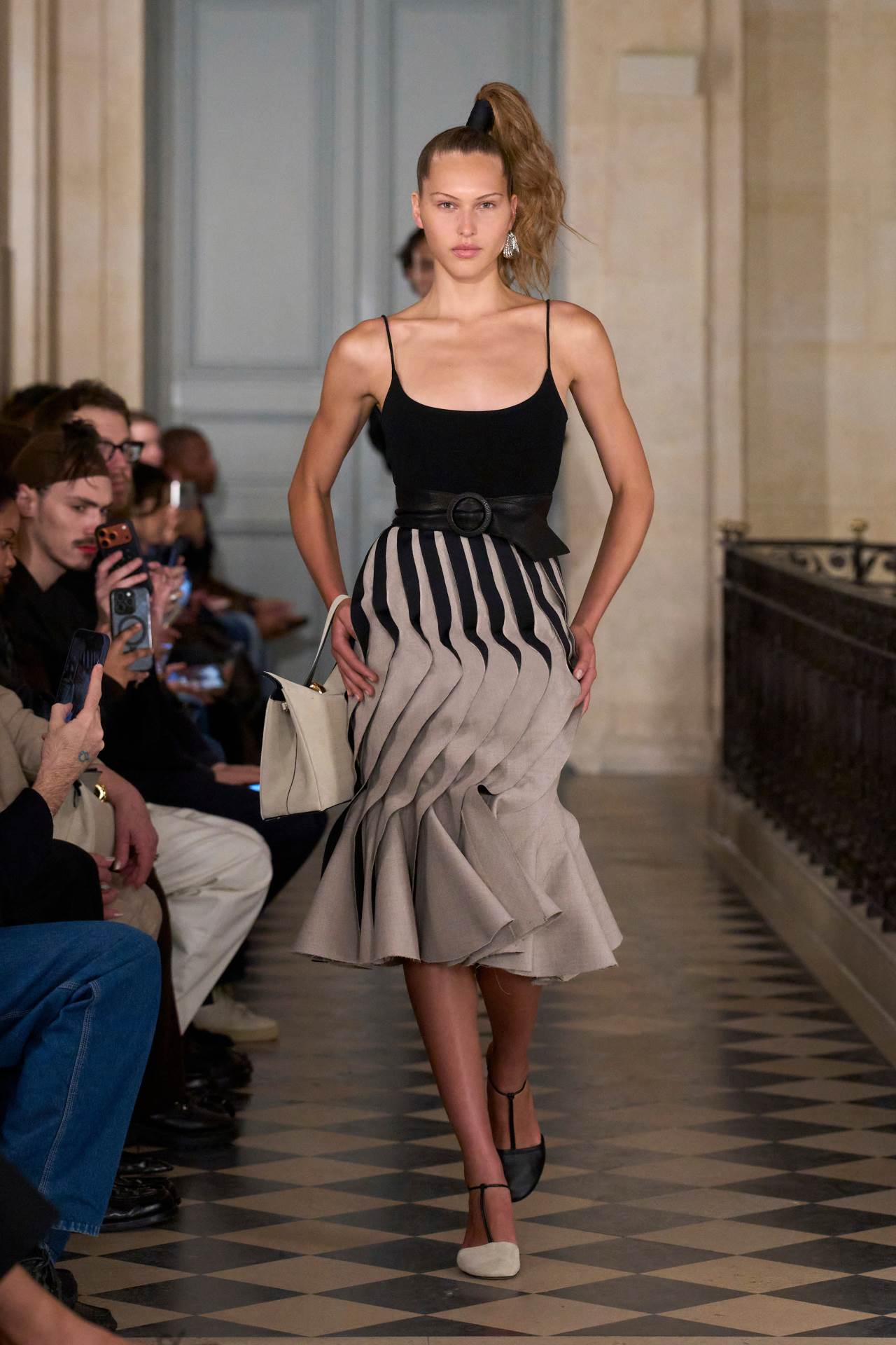 Jacquemus PO F26 005.jpg