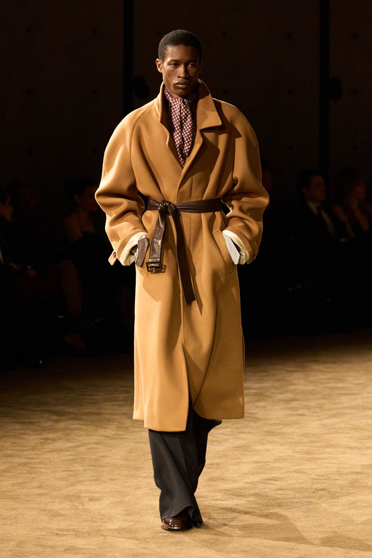 Saint Laurent m F26 028.jpg