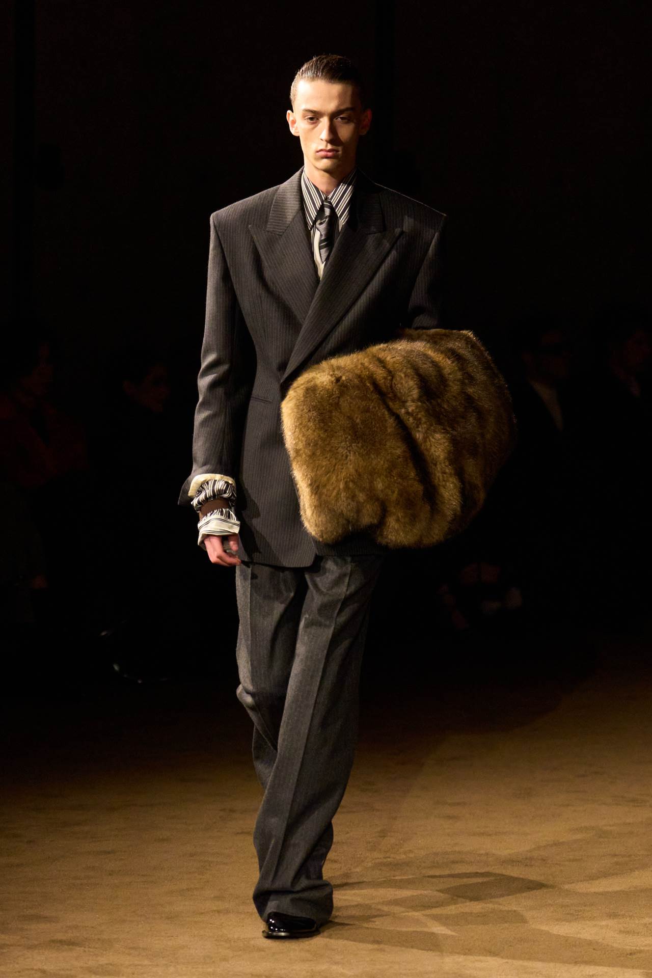 Saint Laurent m F26 042.jpg