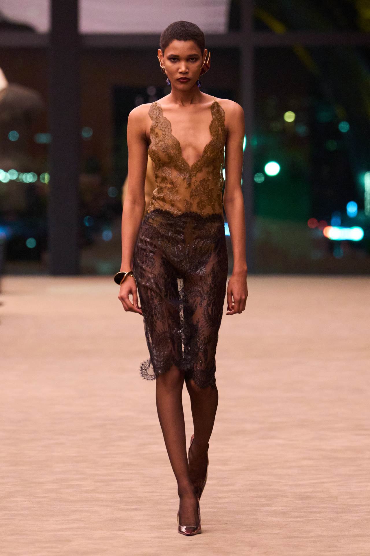 Saint Laurent F26 013.jpg