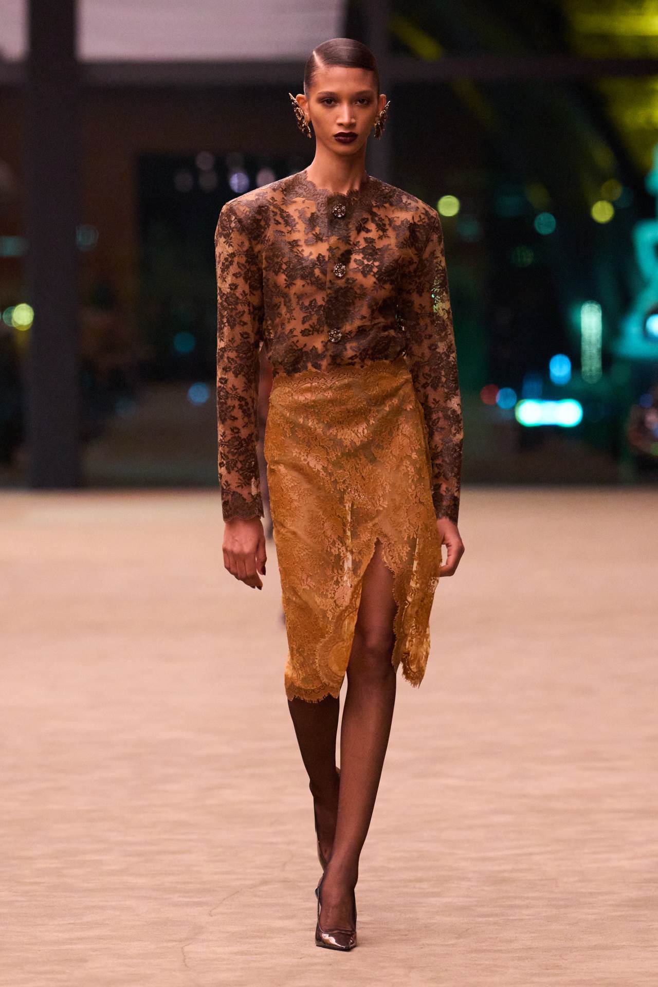 Saint Laurent F26 019.jpg