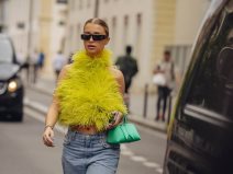 Lepršave i udobne, pantalone na pruge se lako kombinaciju sa vašim omiljenim topovima, ali i letnjim blejzerima, za nešto ozbiljniji look.