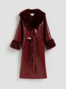 Reserved kaput s krznom.