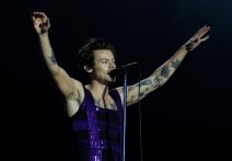 Harry Styles nastupa na Radio 1 Big Weekendu.