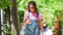 Katie Holmes u teksas tregericama u Njujorku.
