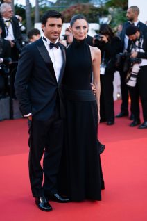 Carlos Sainz Jr. i Rebecca Donaldson