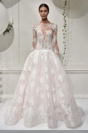 Monique Lhuillier: Američka dizajnerka u bridal kolekciji predstavila ključne modele venčanica za novu sezonu