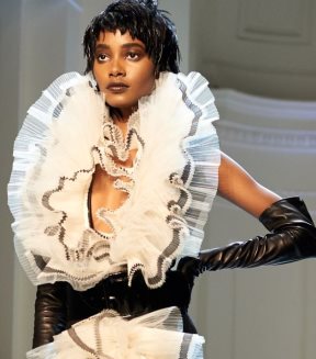 Jean Paul Gaultier Couture Fall 2018: Glam dramatičnih 90-ih