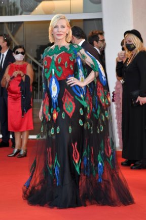 Red carpet finiš festivala u Veneciji: 3 najbolje haljine od 5 potpisuje Armani Prive!