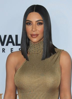 Kim Kardashian je jedna od prvih pokretačica trenda glatne i ravne kose.