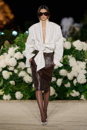 Saint Laurent S26 005.jpg