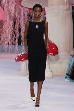 Chanel HC S26 017.jpg