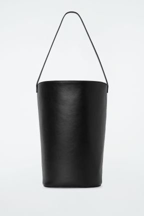 Crna bucket torba.