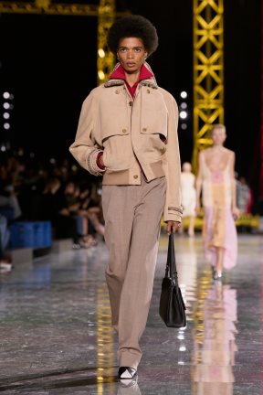 Chanel F26 019.jpg