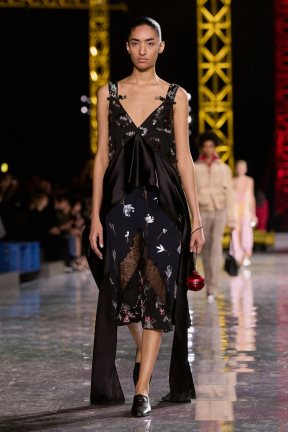Chanel F26 018.jpg