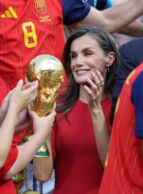 kraljica Letizia i trofej