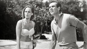 Ursula Andress i Sean Connery u filmu Dr. No.