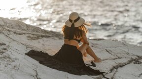 devojka na plaži