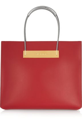 Neodoljive crvene torbe u koje ćete se zaljubiti ove sezone