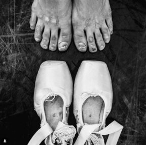10 fotografija koje prikazuju život balerina van scene