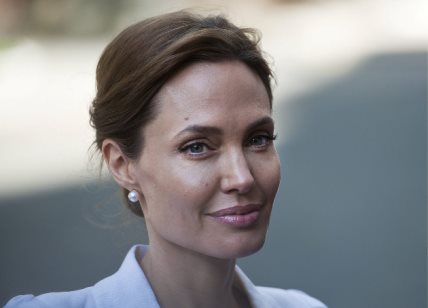 Angelina Jolie priznala da joj je poslednjih par godina bilo teško: ''Deca mi pomažu u svemu''