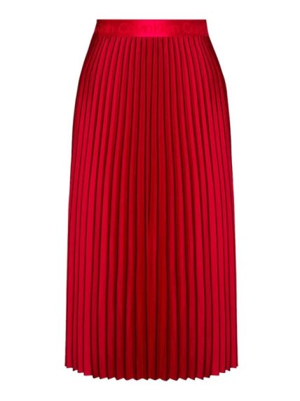 Crvena plisirana suknja namenjena je modno najsmelijim.