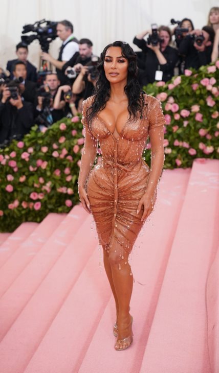Thierry Mugler kreirao je mokru haljinu za Kim Kardashian na Met gali.