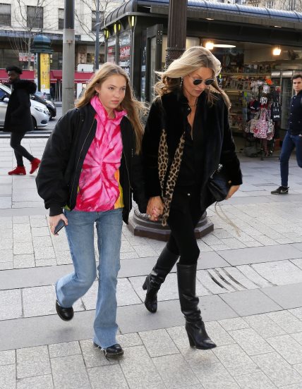 Kate i Lila Moss znaju da je jeans baza casual stila.