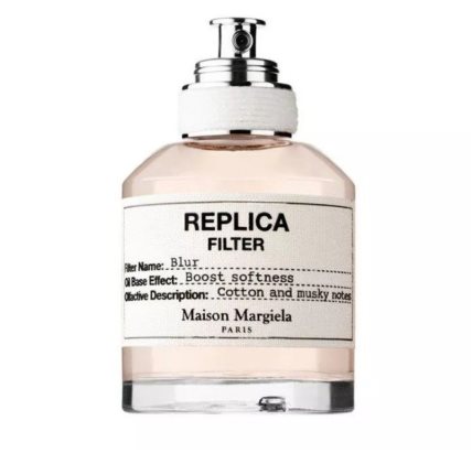 Maison Margiela Replica Filter Blur parfem miriše poput čiste posteljine ili bele majice.