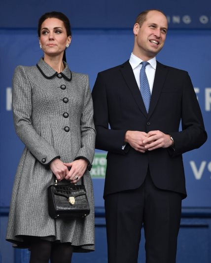 Kate Middleton nosi torbu od krokodilske kože brenda Aspinal model Mayfair.