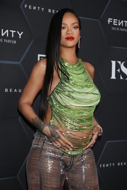 Rihanna se ne ustručava da izgleda seksi u trudnoći.