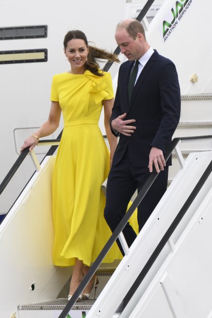 Kate Middleton u žutoj haljini Roksande Ilinčić na Jamajci.