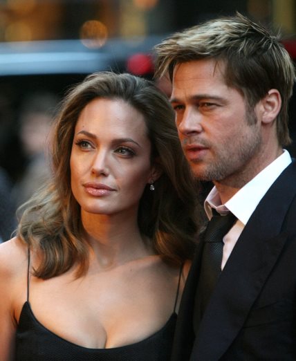 Angelina Jolie i Brad Pitt su se tajno venčali u Francuskoj.