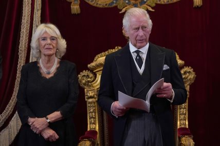 Krunisan novi kralj Charles III.