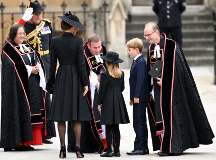 Kate Middleton sa decom na sahrani kraljice elizabete.