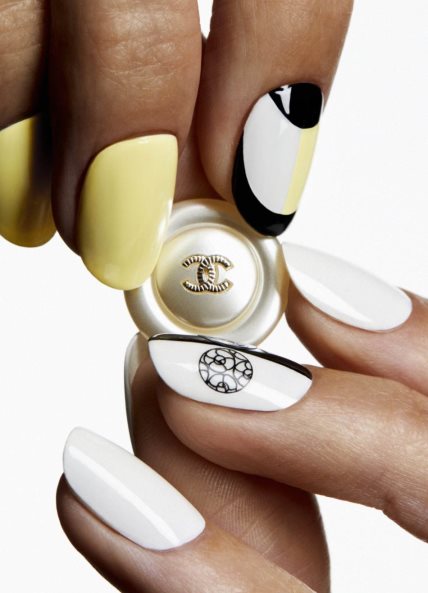 CHANEL-LE-VERNIS-2023-COLLECTION (2).jpeg
