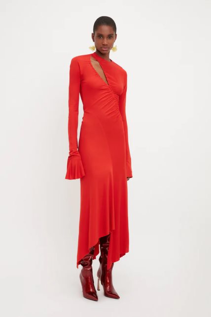 Najlepše crvene haljine za novu godinu 2024