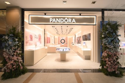 Kad ljubav može da se dodirne: Pandora ima novi koncept kupovine u UŠĆE Shopping Centru