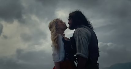 Jacob Elordi i Margot Robbie u filmu Wuthering Heights