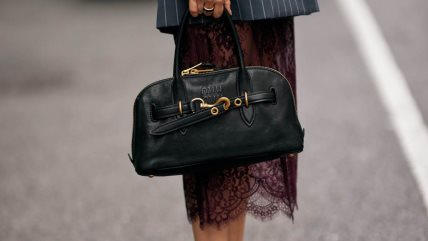 Suknja sa čipkom za jesen 2025